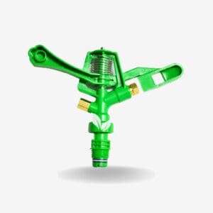 El Aspersor Plástico Macho de 1/2" con Dos Salidas y Boquillas de Bronce es la solución ideal para un riego eficiente y uniforme en jardines, huertos, campos agrícolas y otras áreas verdes.