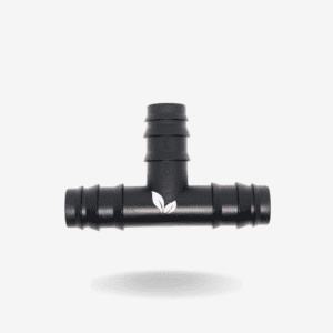 Conector Plástico en T de 16 mm es un accesorio esencial para dividir o extender líneas en sistemas de riego por goteo de manera práctica, rápida y segura.